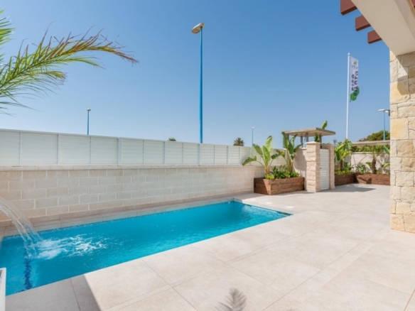 ESTUPENDA VILLA DE 3 DORM. DE NUEVA CONSTRUCCIÓN EN VERA, ALMERIA