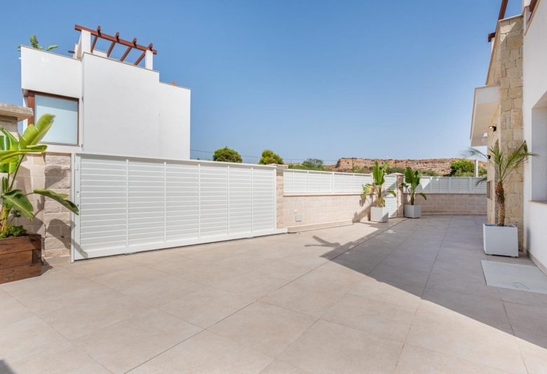 ESTUPENDA VILLA DE 3 DORM. DE NUEVA CONSTRUCCIÓN EN VERA, ALMERIA