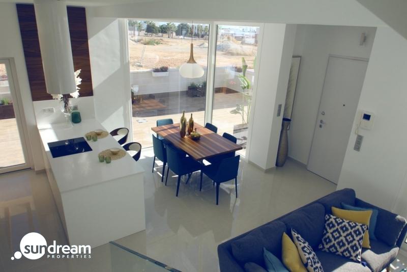 PRECIOSA VILLA MODERNA DE 3 DORM. DE NUEVA CONSTRUCCIÓN EN VERA, ALMERIA