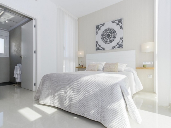 PRECIOSA VILLA MODERNA DE 3 DORM. DE NUEVA CONSTRUCCIÓN EN VERA, ALMERIA
