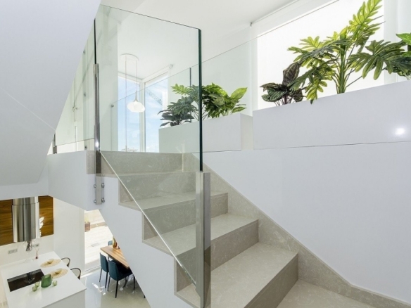 PRECIOSA VILLA MODERNA DE 3 DORM. DE NUEVA CONSTRUCCIÓN EN VERA, ALMERIA