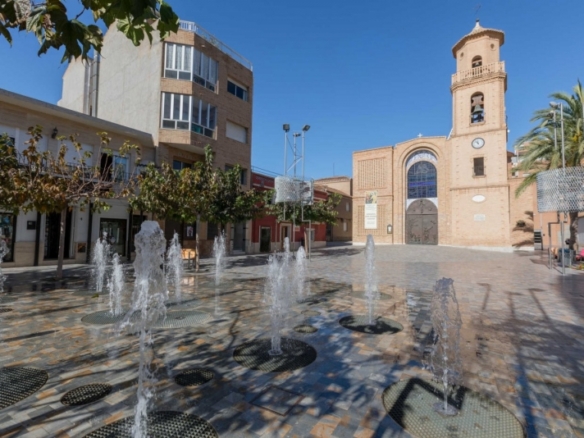 VILLA PAREADA DE NUEVA CONSTRUCCIÓN EN PILAR DE LA HORADADA