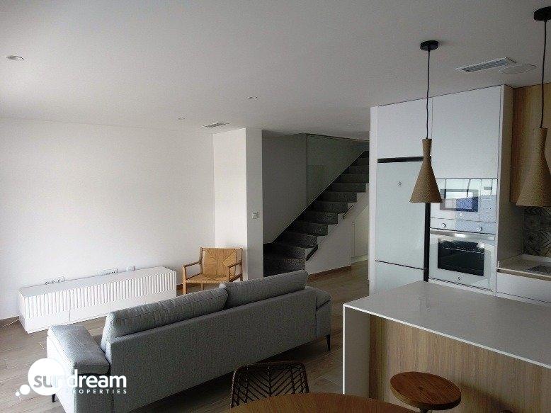 VILLA PAREADA DE NUEVA CONSTRUCCIÓN EN PILAR DE LA HORADADA