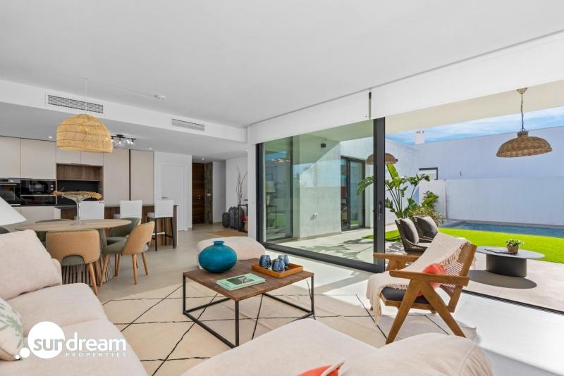 Villa en una sola planta de 3 dormitorios a la venta en Mar de Cristal(Cartagena)