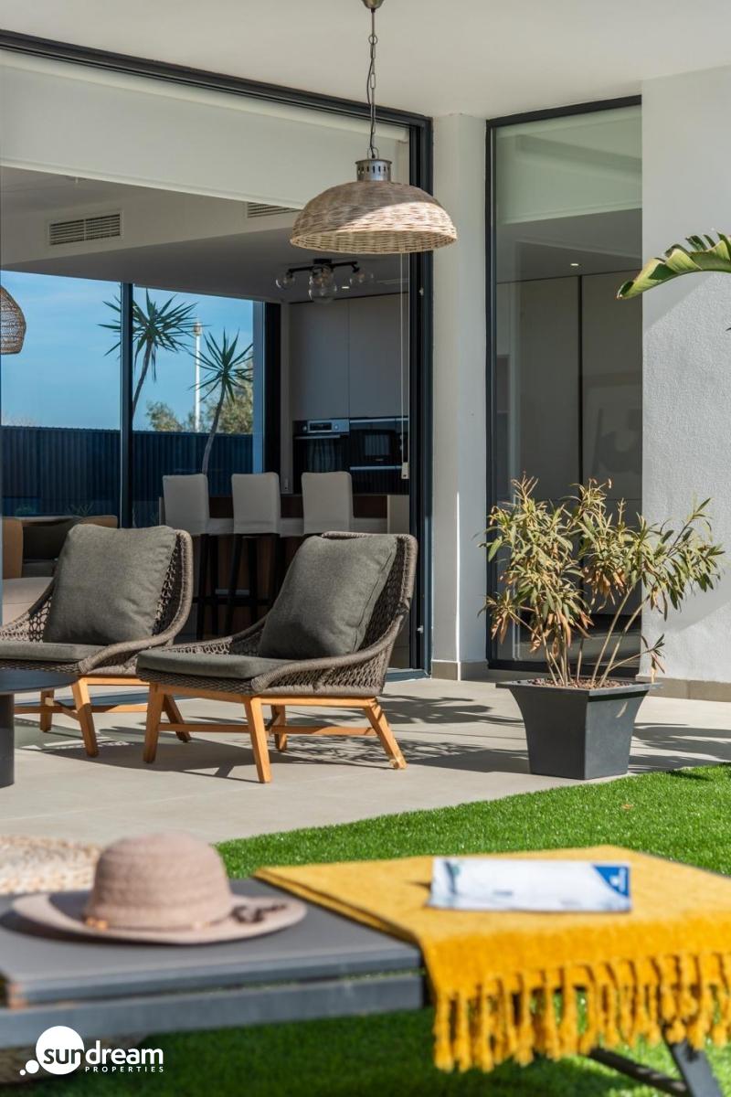 Villa en una sola planta de 3 dormitorios a la venta en Mar de Cristal(Cartagena)