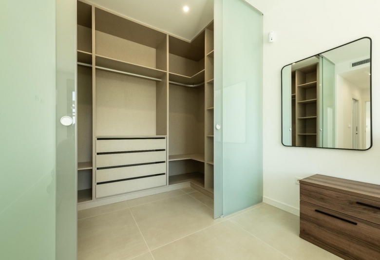 EXCLUSIVA VILLA MODERNA DE NUEVA CONSTRUCCIÓN EN PINAR DE CAMPOVERDE