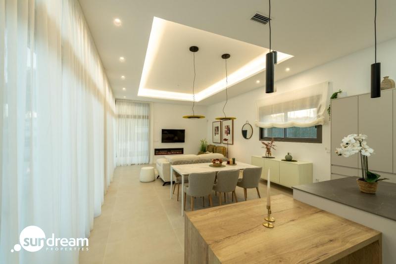 EXCLUSIVA VILLA MODERNA DE NUEVA CONSTRUCCIÓN EN PINAR DE CAMPOVERDE