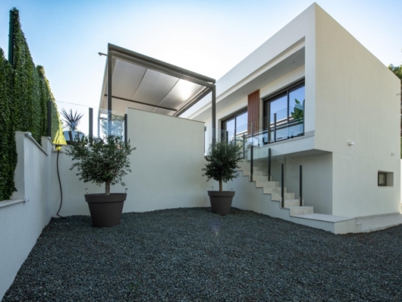 EXCLUSIVA VILLA MODERNA DE NUEVA CONSTRUCCIÓN EN PINAR DE CAMPOVERDE