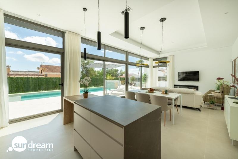 g_39713-8-23 EXCLUSIVA VILLA MODERNA DE NUEVA CONSTRUCCIÓN EN PINAR DE CAMPOVERDE
