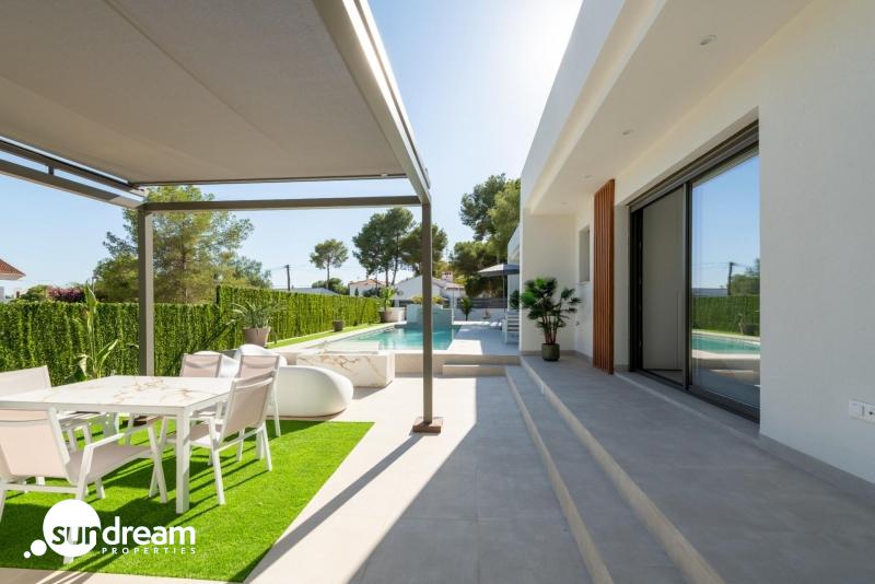 g_39713-8-25 EXCLUSIVA VILLA MODERNA DE NUEVA CONSTRUCCIÓN EN PINAR DE CAMPOVERDE