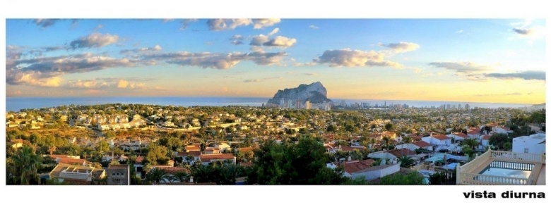 Casa de lujo de 3 plantas, con maravillosas vistas panorámicas al mar, en Calpe