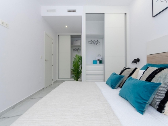 VILLA DE NUEVA CONSTRUCCIÓN DE 3 DORMITORIOS EN TORREVIEJA
