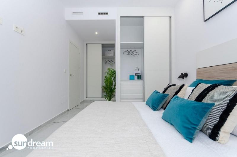 VILLA DE NUEVA CONSTRUCCIÓN DE 3 DORMITORIOS EN TORREVIEJA