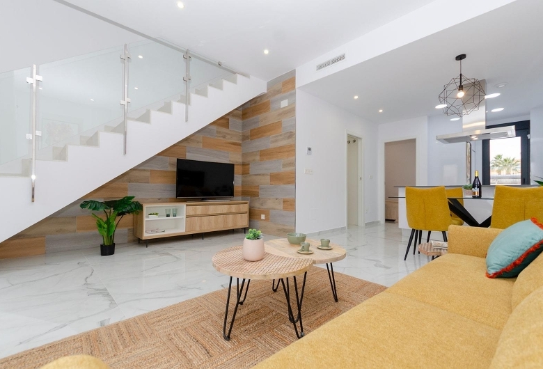 VILLA DE NUEVA CONSTRUCCIÓN DE 3 DORMITORIOS EN TORREVIEJA