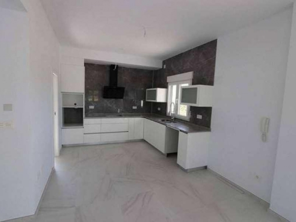 VILLA DE ESTILO TRADICIONAL DE 3 DORMITORIOS DE NUEVA CONSTRUCCIÓN  EN PINOSO