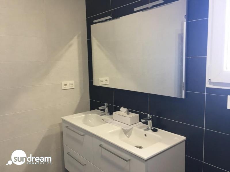 VILLA MODERNA EN UNA SOLA PLANTA DE 3 DORMITORIOS DE NUEVA CONSTRUCCIÓN EN PINOSO