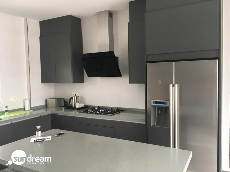 VILLA MODERNA EN UNA SOLA PLANTA DE 3 DORMITORIOS DE NUEVA CONSTRUCCIÓN EN PINOSO