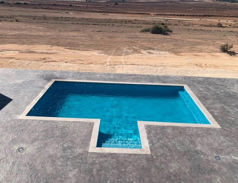 VILLA MODERNA DE 2 PLANTAS DE 4 DORMITORIOS DE NUEVA CONSTRUCCIÓN EN PINOSO