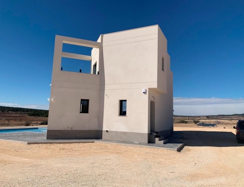 VILLA MODERNA DE 2 PLANTAS DE 4 DORMITORIOS DE NUEVA CONSTRUCCIÓN EN PINOSO