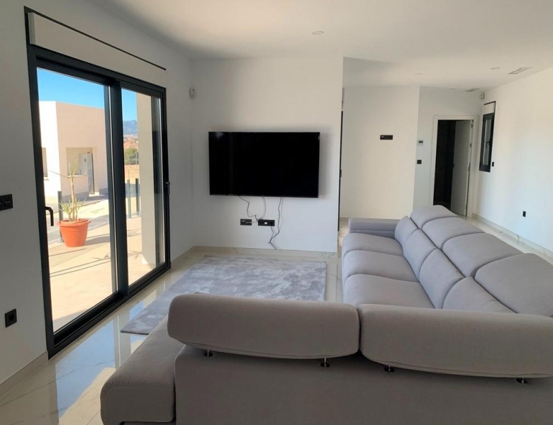 VILLA MODERNA DE 2 PLANTAS DE 4 DORMITORIOS DE NUEVA CONSTRUCCIÓN EN PINOSO