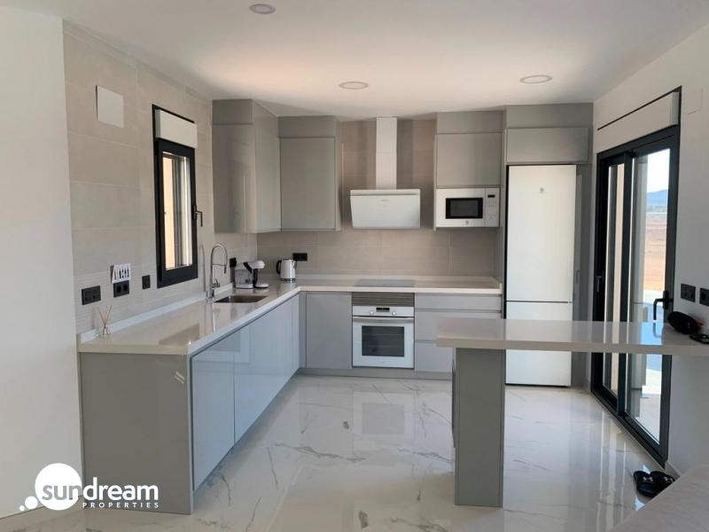 g_39827-20-7 VILLA MODERNA DE 2 PLANTAS DE 4 DORMITORIOS DE NUEVA CONSTRUCCIÓN EN PINOSO