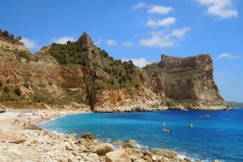VILLA DE LUJO CON VISTAS AL MAR DE NUEVA CONSTRUCCIÓN EN CUMBRE DEL SOL
