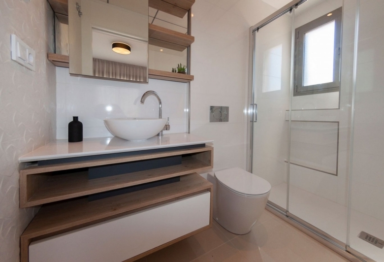 MODERNA VILLA DE 3 DORMITORIOS CON PISCINA PRIVADA EN LOS ALCAZARES