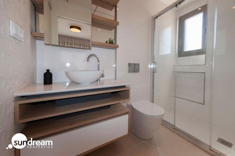 MODERNA VILLA DE 3 DORMITORIOS CON PISCINA PRIVADA EN LOS ALCAZARES