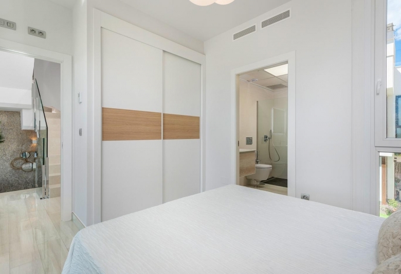 Villa a la venta con piscina privada en Ciudad Quesada-Rojales