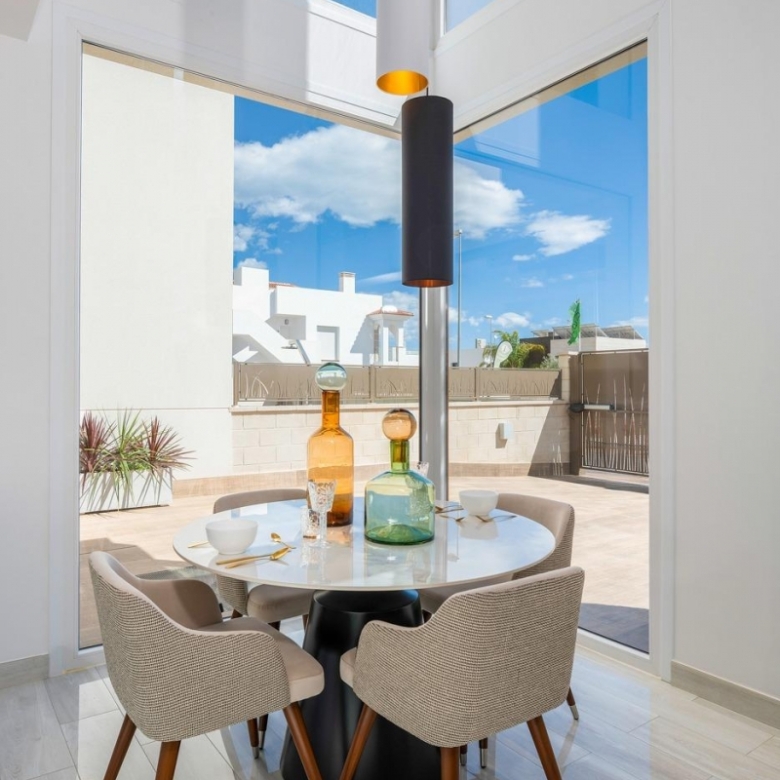 Villa a la venta con piscina privada en Ciudad Quesada-Rojales