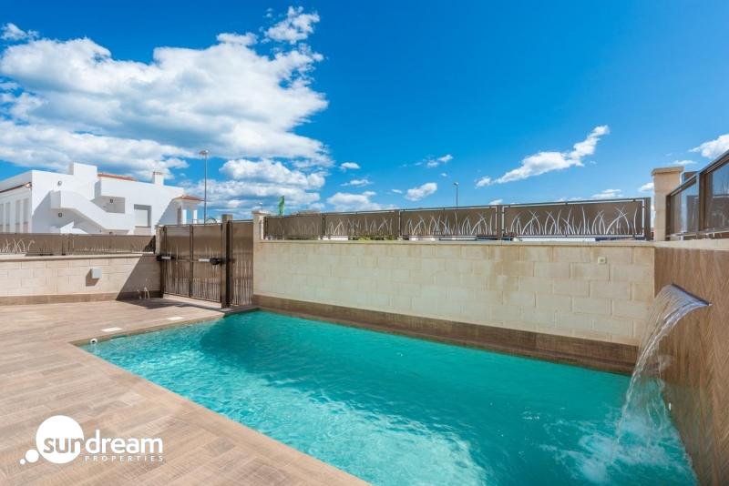 Villa a la venta con piscina privada en Ciudad Quesada-Rojales