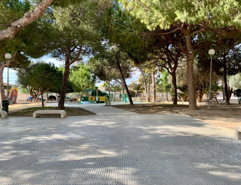 VILLA PAREADA DE NUEVA CONSTRUCCIÓN DE 4 DORMITORIOS  EN LOS ALCAZARES