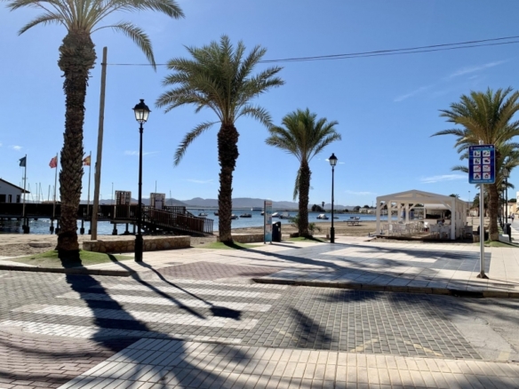 VILLA DE 3 DORMITORIOS DE NUEVA CONSTRUCCIÓN EN LOS ALCAZARES