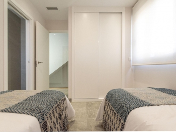 VILLA DE 3 DORMITORIOS DE NUEVA CONSTRUCCIÓN EN PILAR DE LA HORADADA EN EL CAMPO DE GOLF.
