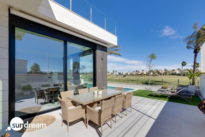 Villa a la venta en campo de golf en Pilar de la Horadada