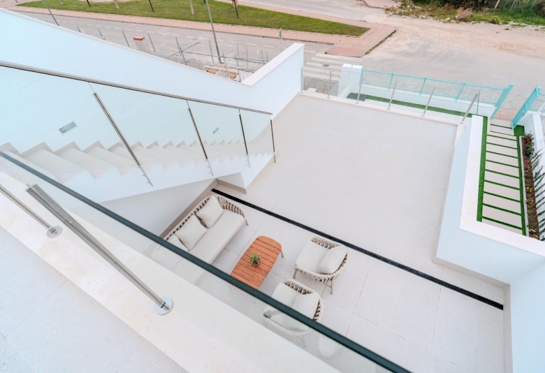 Chalet pareado en venta con piscina privada  en Los Alcázares