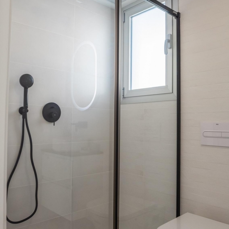 VILLA A LA VENTA CON PISCINA PRIVADA Y GARAJE  EN LOS ALCAZARES