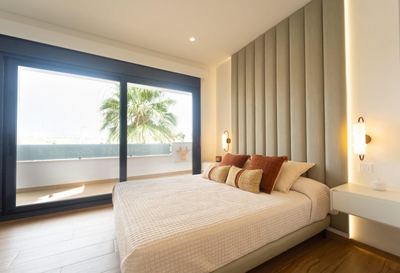 Chalet a la venta con piscina privada en San Pedro del Pinatar