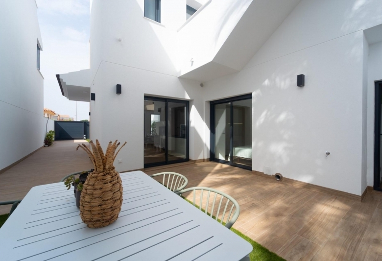 Chalet a la venta con piscina privada en San Pedro del Pinatar