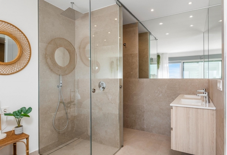 Bungalow de planta baja con jardín a la venta en Dolores