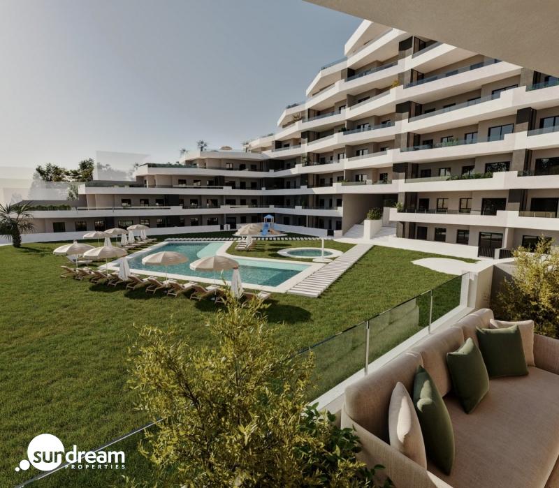 Apartamento de planta baja con 3 dormitorios a la venta en San Miguel de Salinas(Alicante)