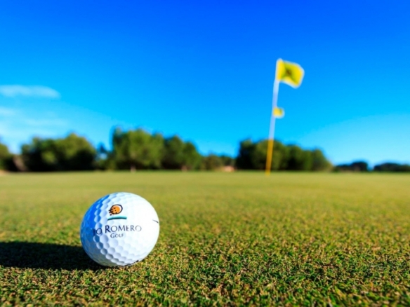 Villa a la venta de 3 dormitorios en primera línea de Golf en Pilar de la Horadada.