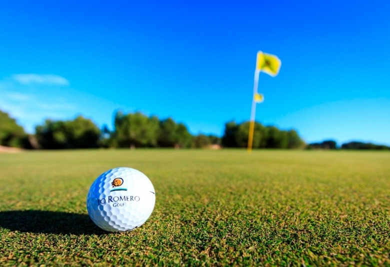 Villa a la venta de 3 dormitorios en primera línea de Golf en Pilar de la Horadada.
