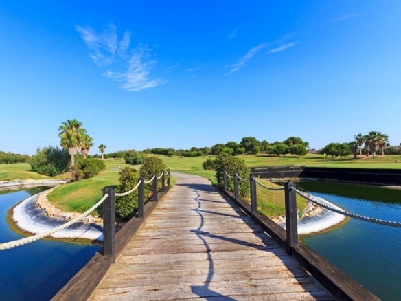 Villa a la venta de 3 dormitorios en primera línea de Golf en Pilar de la Horadada.