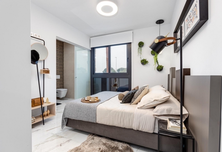 Chalet independiente con 3 dormitorios y piscina privada a la venta en Ciudad Quesada(Alicante).