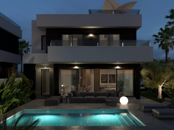 Chalet independiente con 3 dormitorios y piscina privada a la venta en Ciudad Quesada(Alicante).