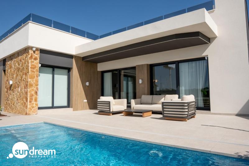 g_40061-35-1 Chalet independiente en una sola planta con piscina privada a la venta en Ciudad Quesada(Alicante).