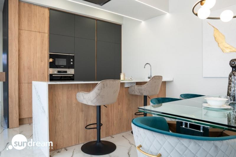 Chalet independiente en una sola planta con piscina privada a la venta en Ciudad Quesada(Alicante).