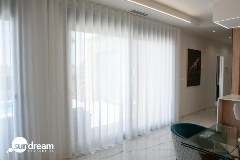 Chalet independiente en una sola planta con piscina privada a la venta en Ciudad Quesada(Alicante).
