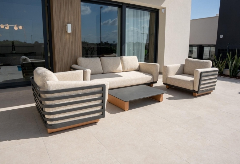 Chalet independiente en una sola planta con piscina privada a la venta en Ciudad Quesada(Alicante).